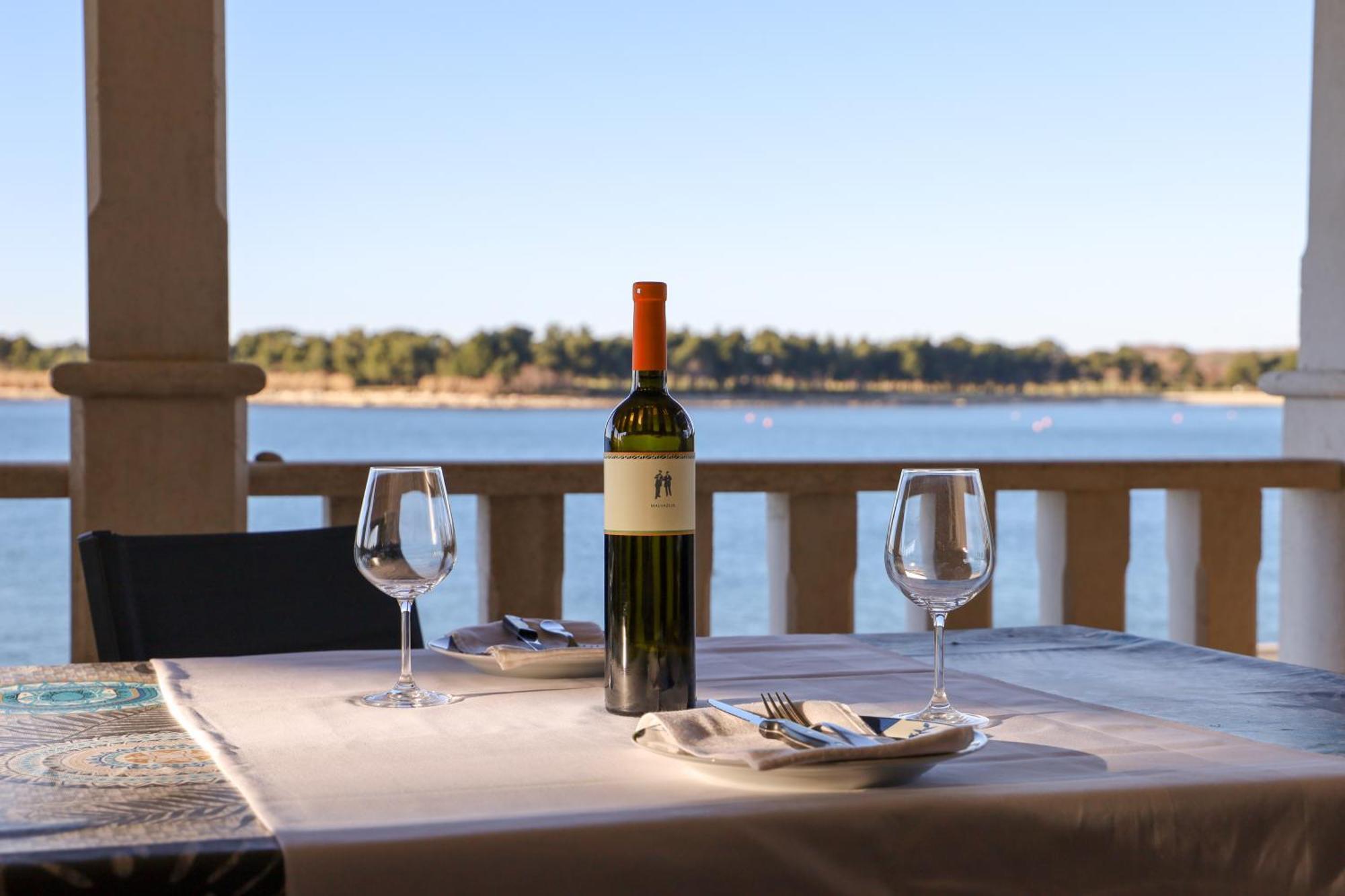 City Center Coastal Escape - Apartments With Sea View Or Cozy Room Novigrad Istria Extérieur photo