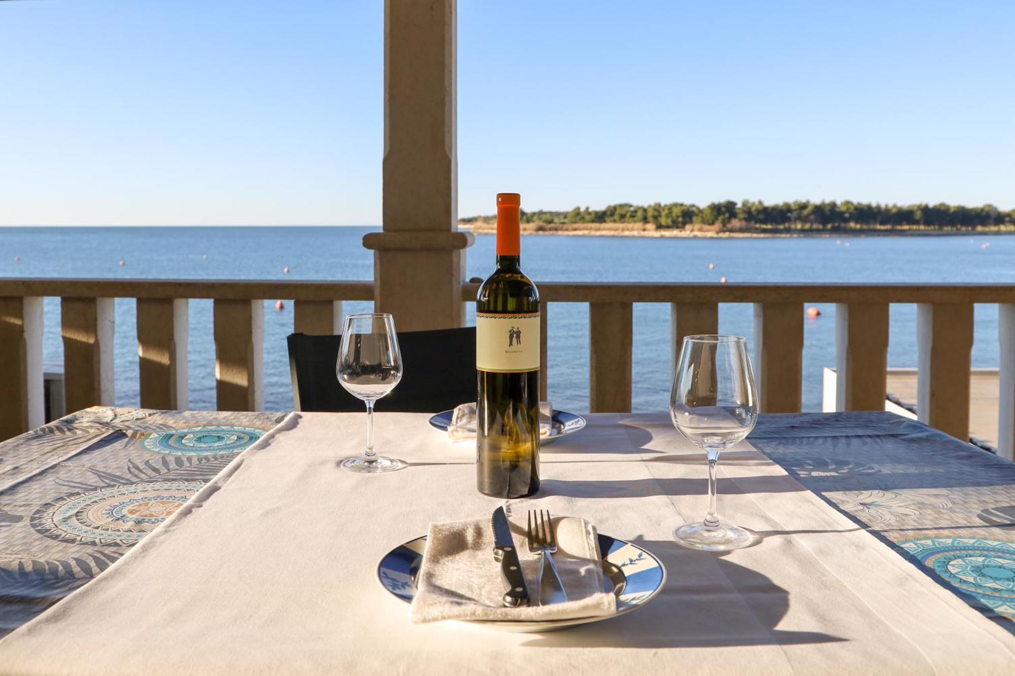 City Center Coastal Escape - Apartments With Sea View Or Cozy Room Novigrad Istria Extérieur photo