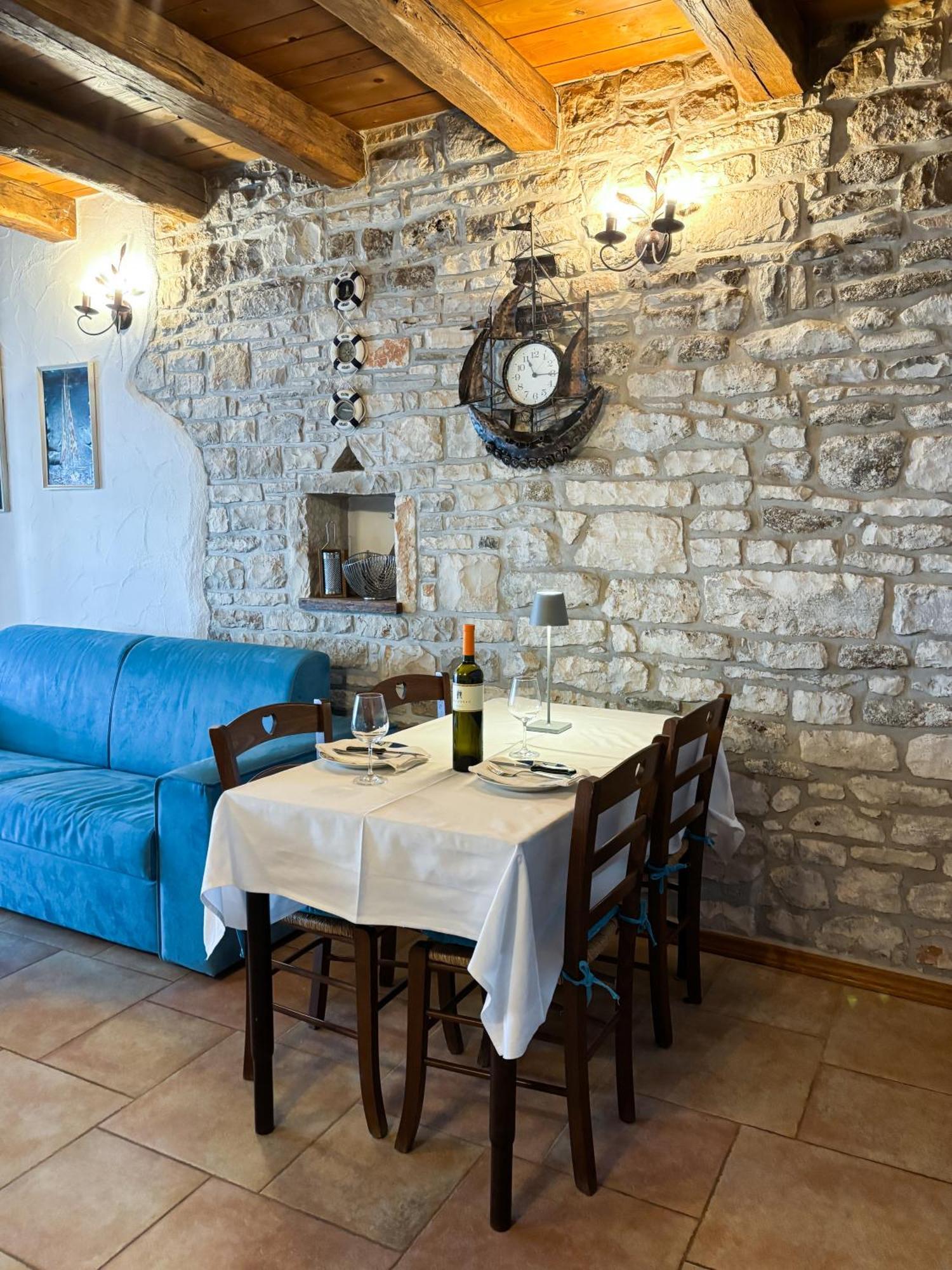 City Center Coastal Escape - Apartments With Sea View Or Cozy Room Novigrad Istria Extérieur photo