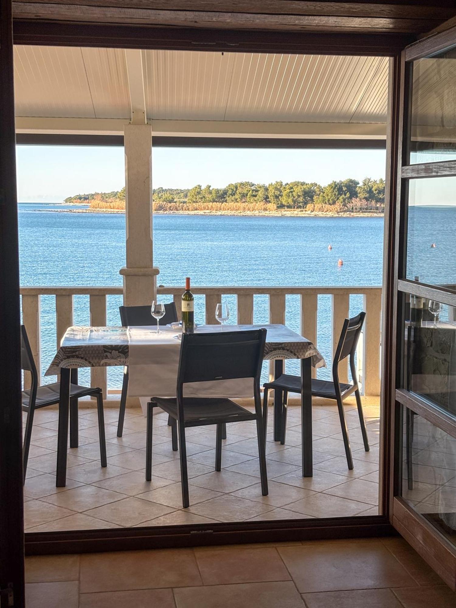 City Center Coastal Escape - Apartments With Sea View Or Cozy Room Novigrad Istria Extérieur photo