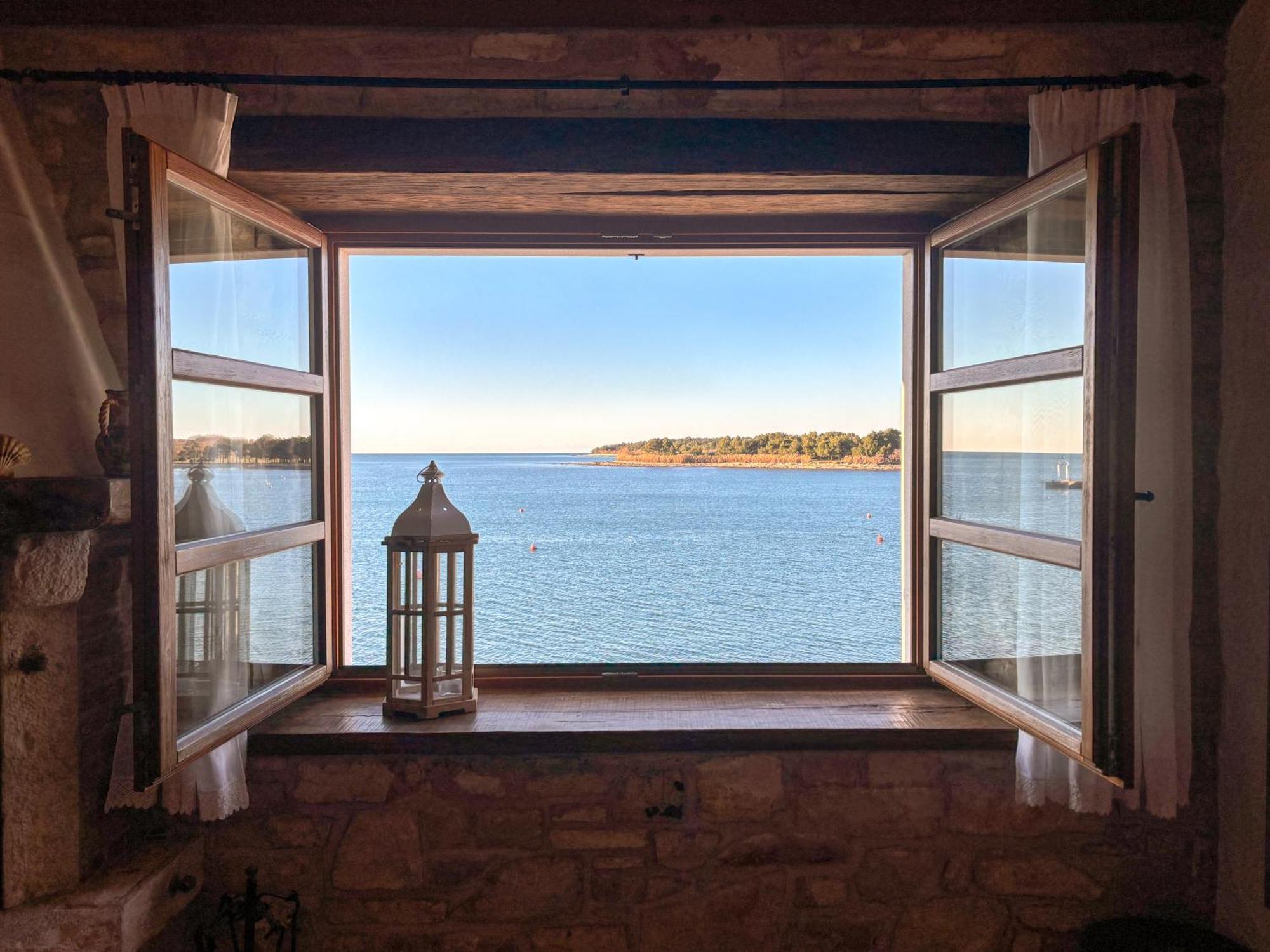 City Center Coastal Escape - Apartments With Sea View Or Cozy Room Novigrad Istria Extérieur photo